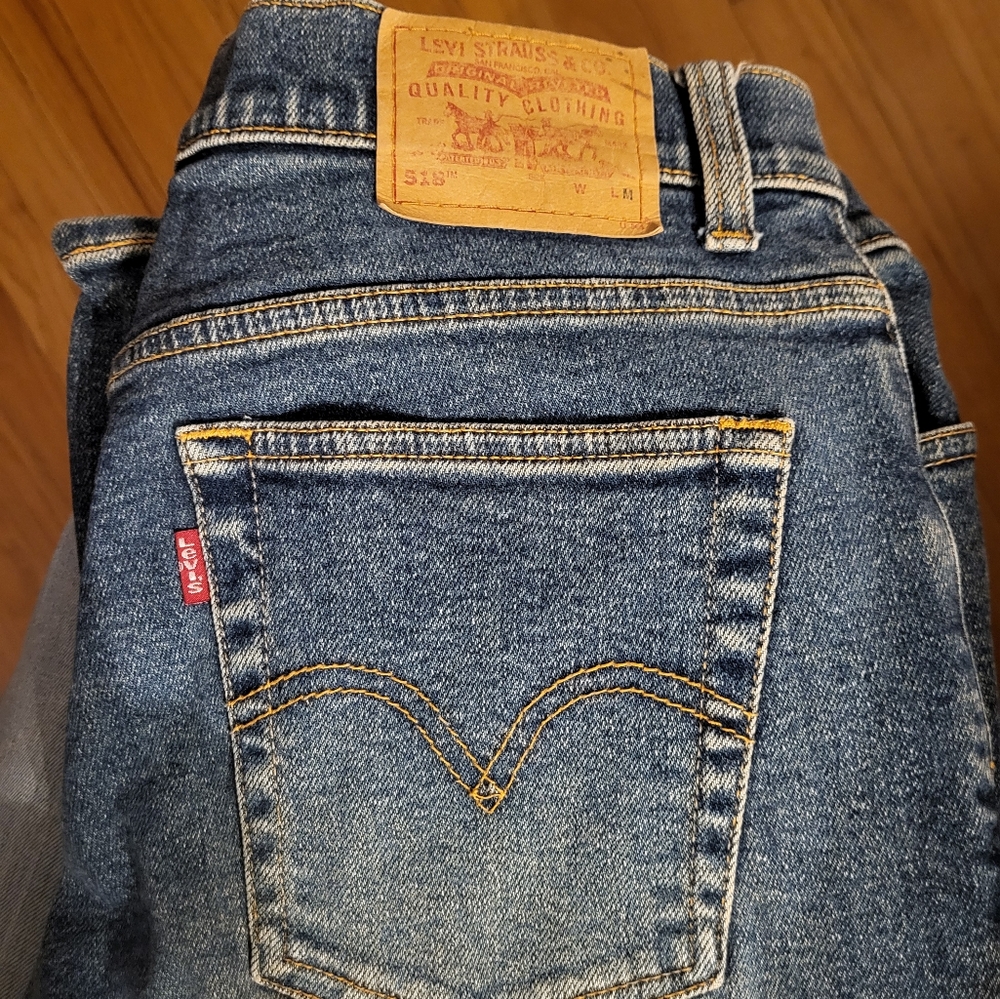 Levis